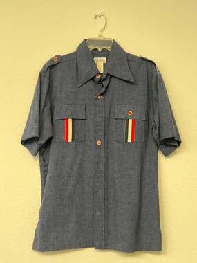Vintage 70s Bullock's Blue Chambray Short Sleeve Safari Shirt with Racing Stripe